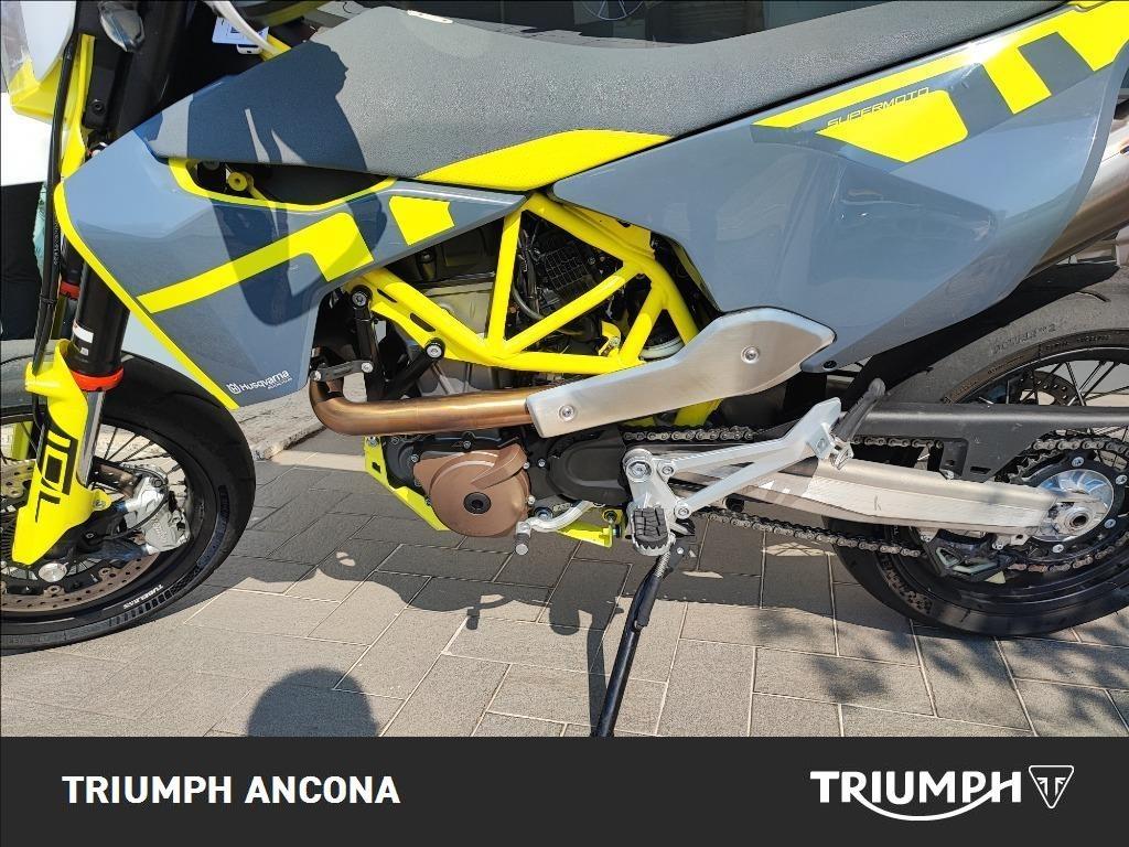HUSQVARNA Supermoto 701 4T 