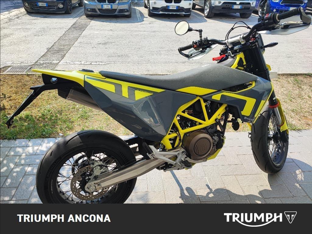HUSQVARNA Supermoto 701 4T 