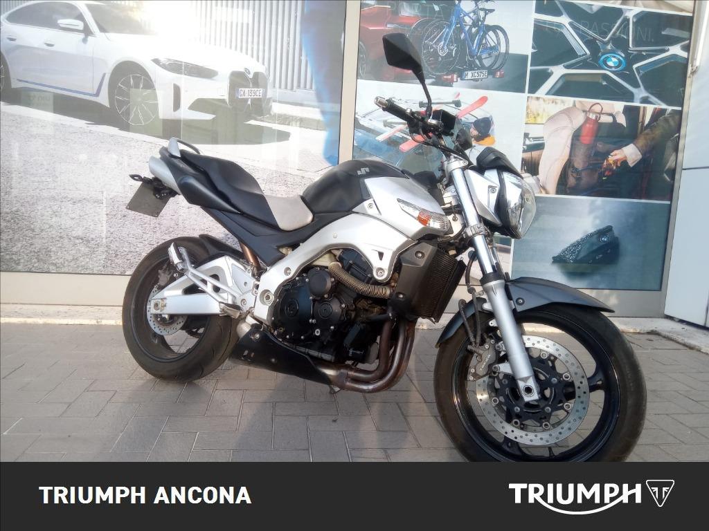 SUZUKI GSR 600 