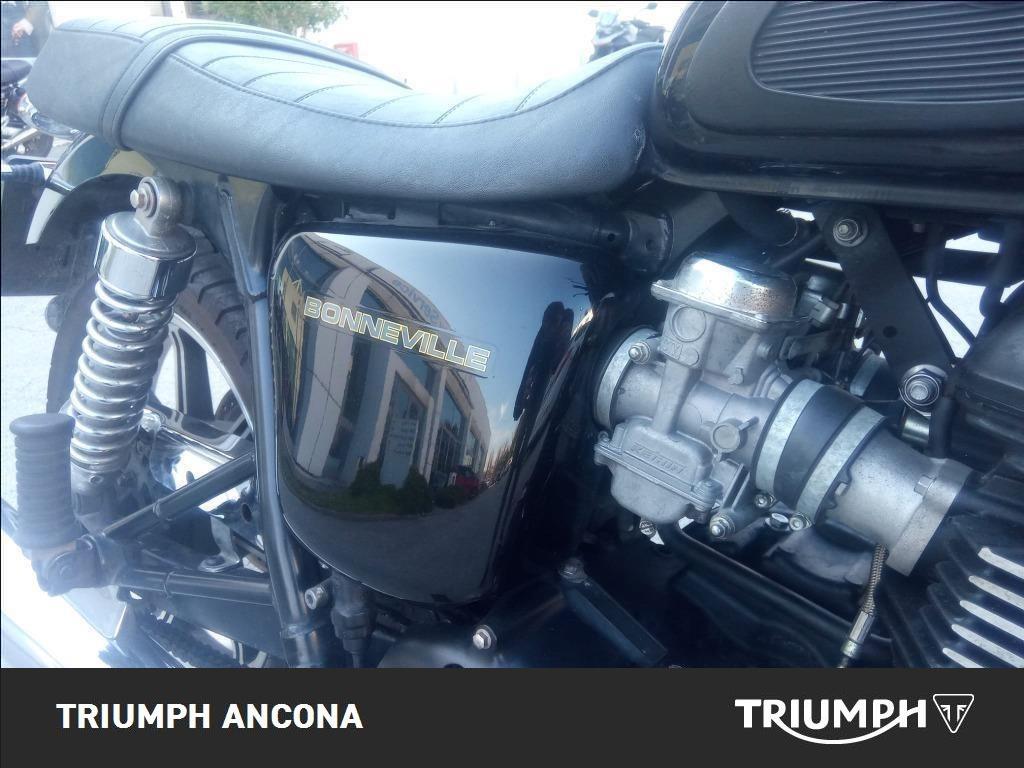 TRIUMPH Bonneville 865 SE