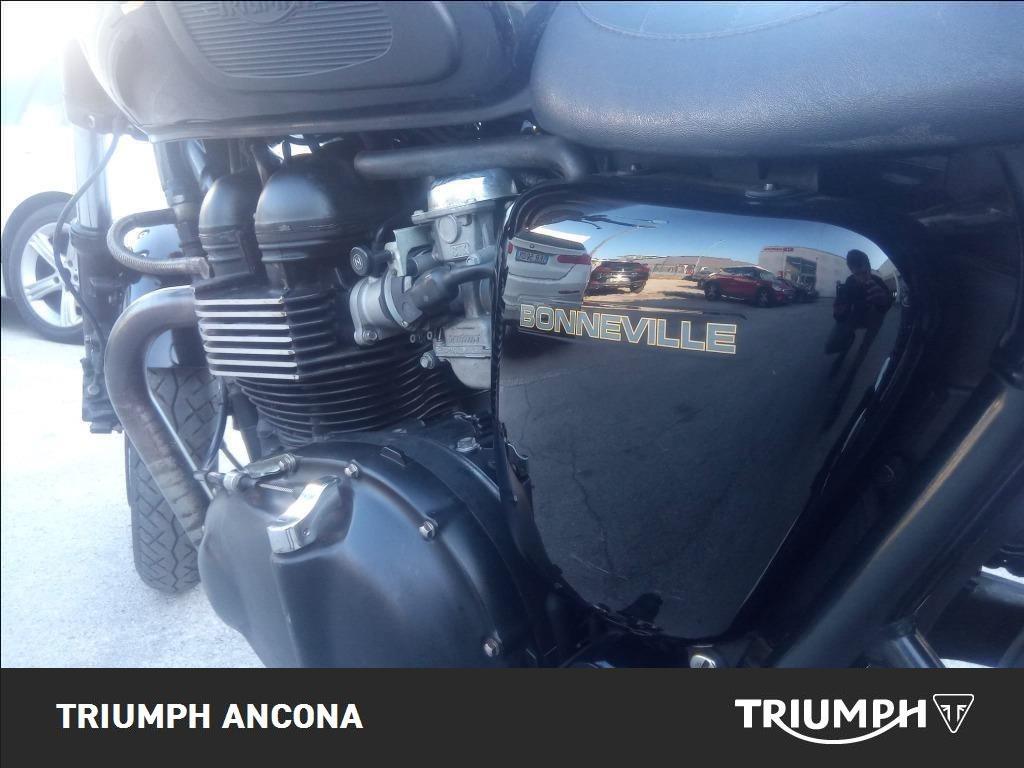 TRIUMPH Bonneville 865 SE