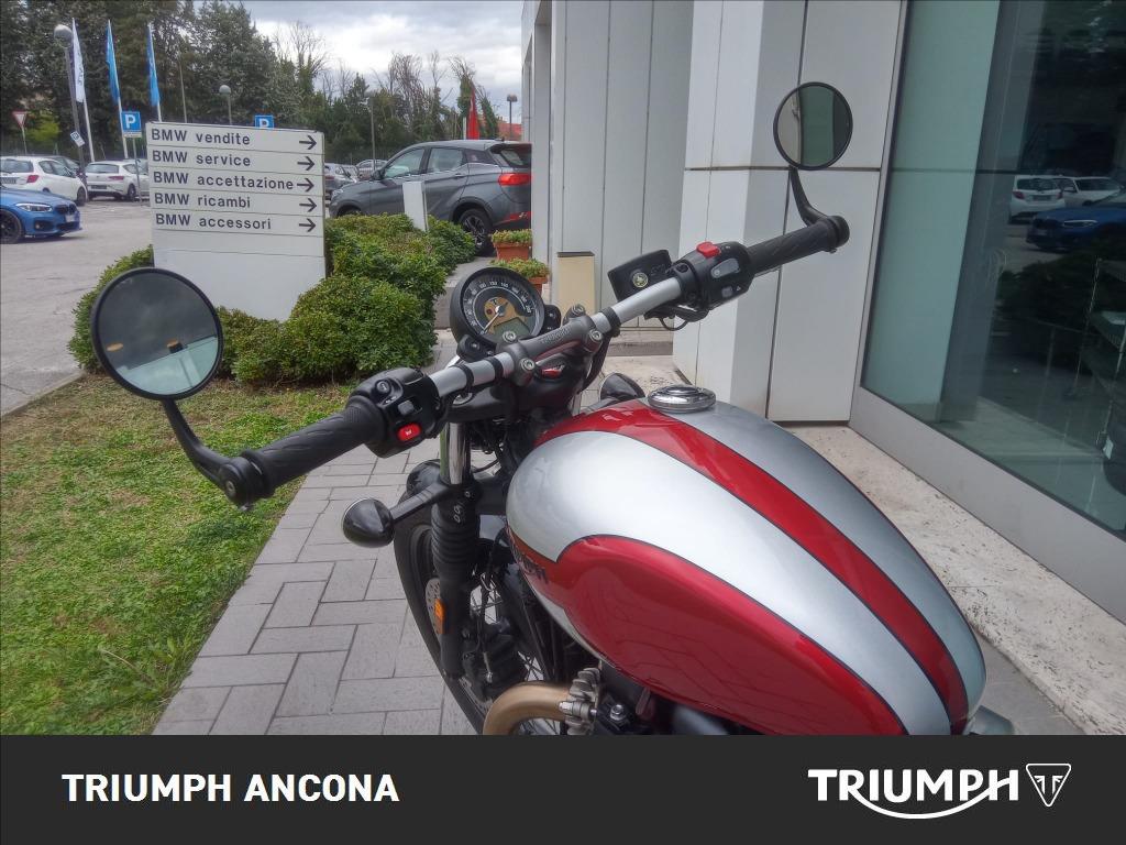 TRIUMPH Bonneville 1200 Bobber E4