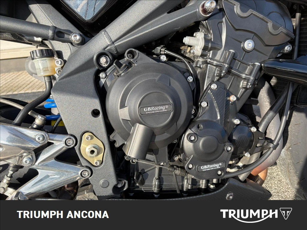 TRIUMPH Street Triple 675 R