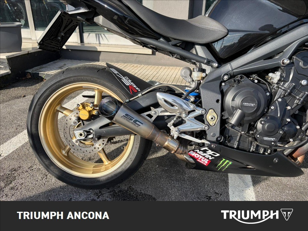 TRIUMPH Street Triple 675 R