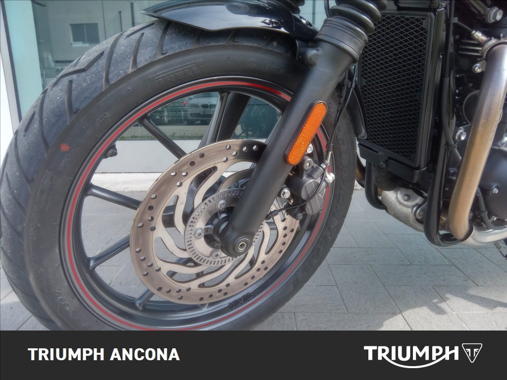 TRIUMPH Street Twin 900 