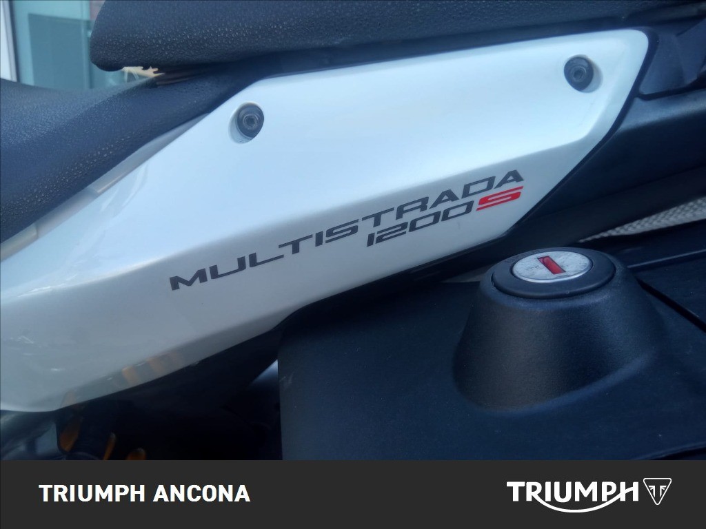 DUCATI Multistrada 1200 S Touring