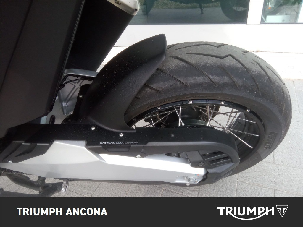 HONDA X-ADV 750 DCT Abs