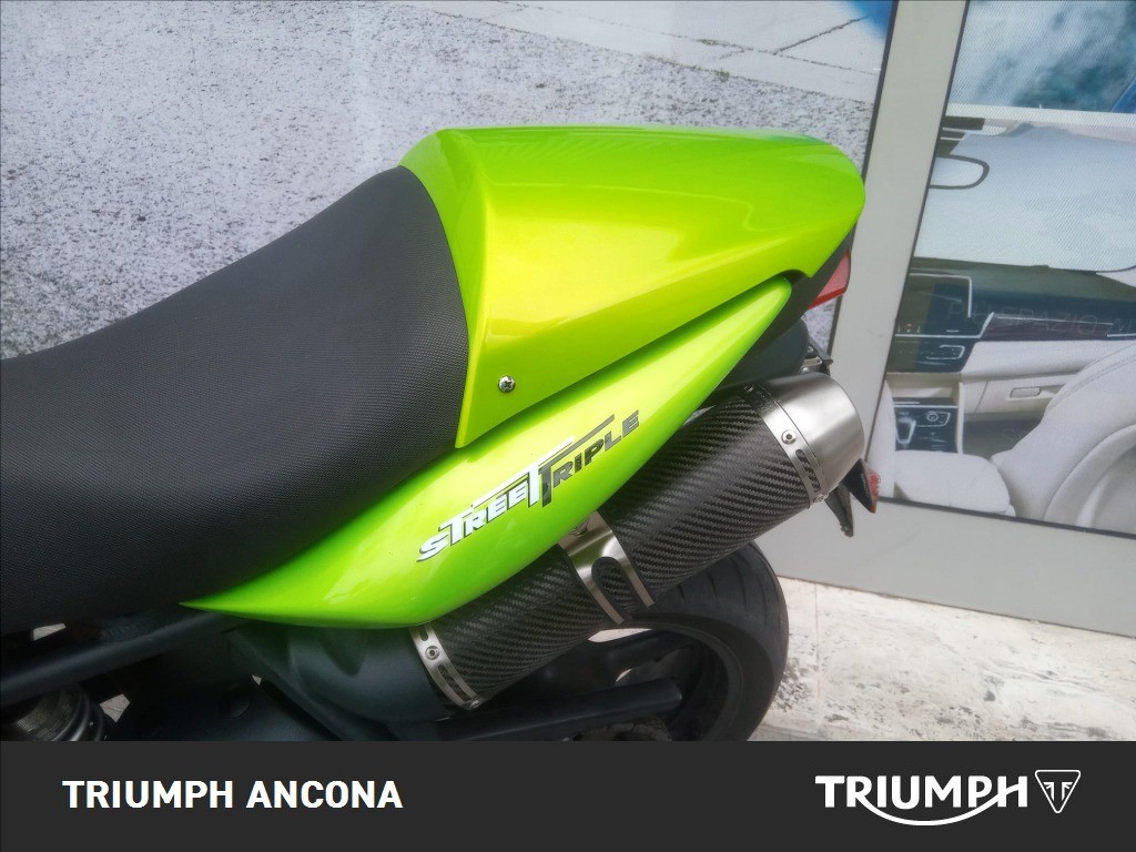 TRIUMPH Street Triple 675 
