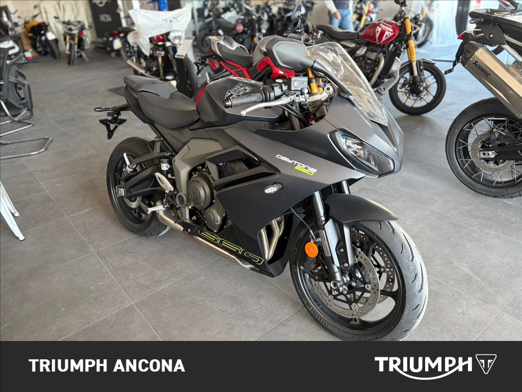 TRIUMPH Daytona 660 Abs