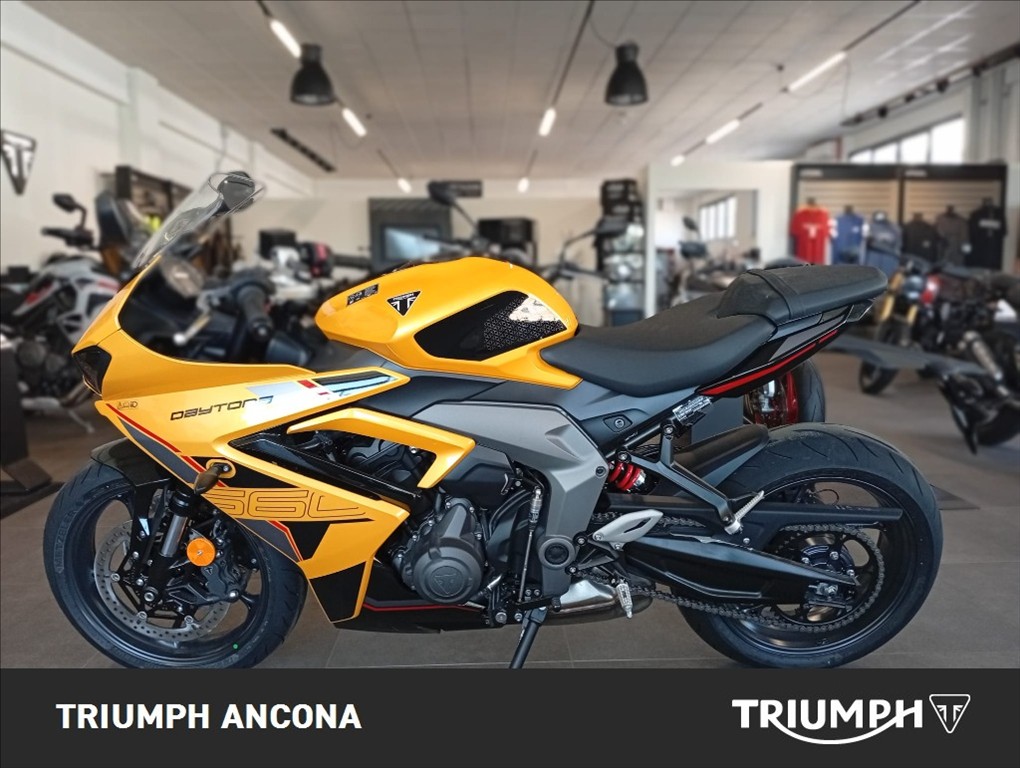 TRIUMPH Daytona 660 Cosmic Yellow / Sapphire Black dep.A2 Abs